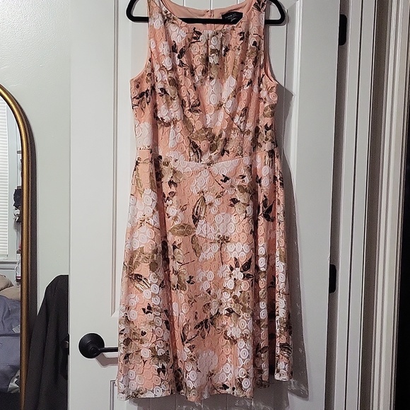 VERY CUTE PLUS SIZE WOMENS SPRING DRESS BLACK LABEL SIZE 16 - Picture 1 of 3